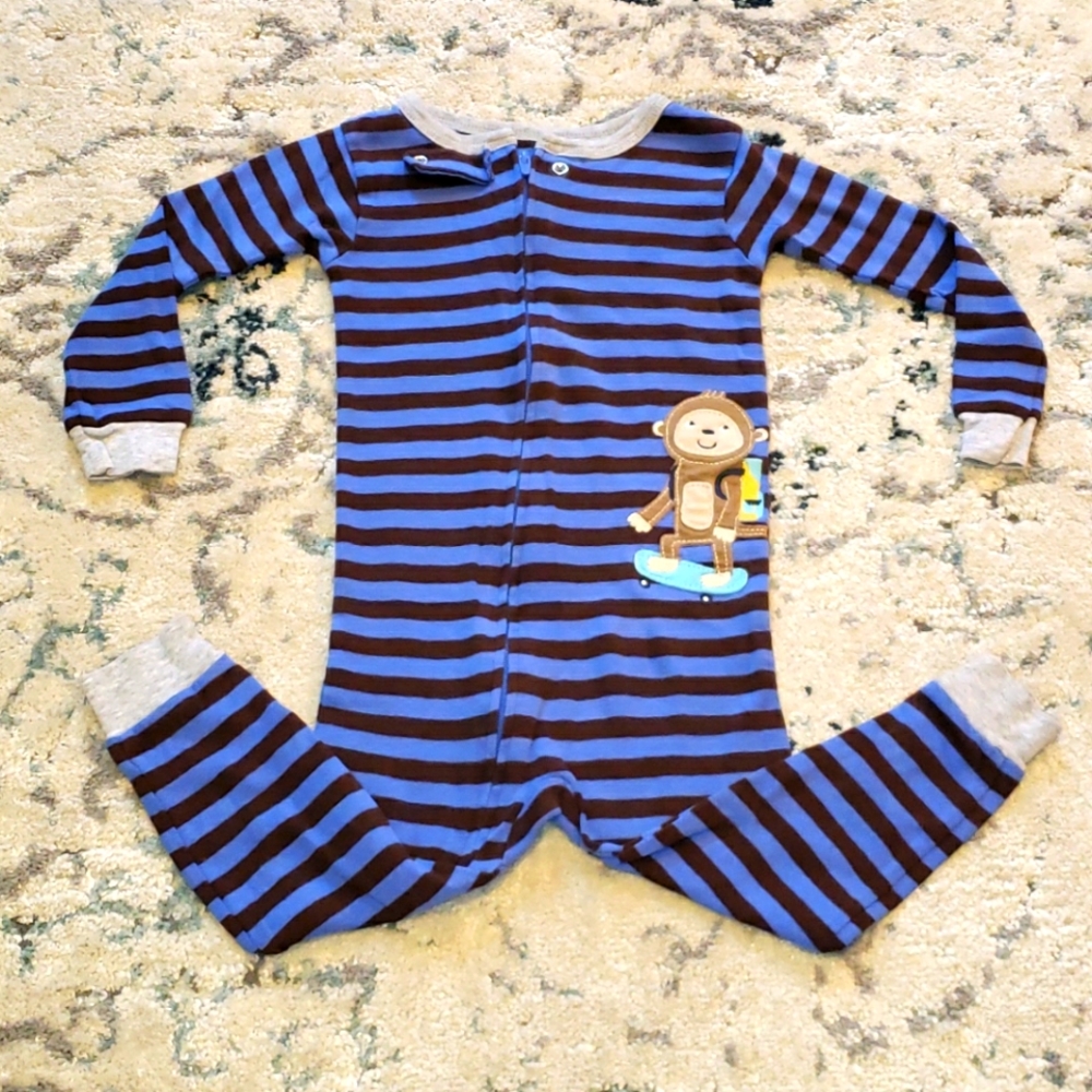 Carters 2T Pajamas